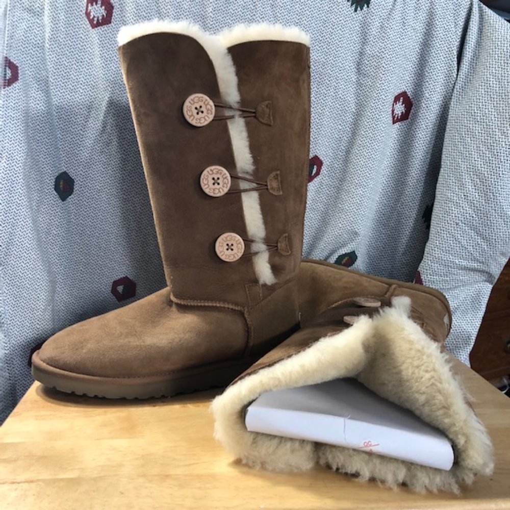 UGG Bailey Button Triplet II Boots - Picture 2 of 3